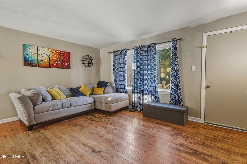 4th image of 2564 Consaul Road