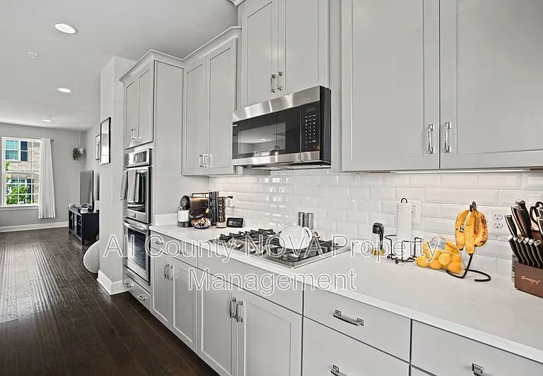 2910 Pinebrook Rd — Photo 14