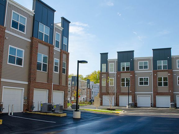 Welcome to RiverWatch Apartments