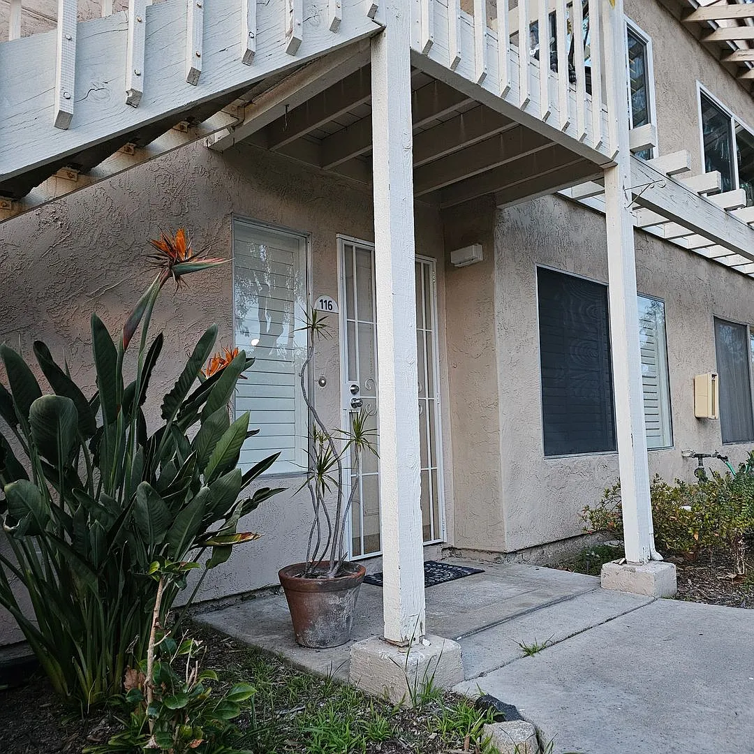 Building Photo - 219 Diamond Way #116