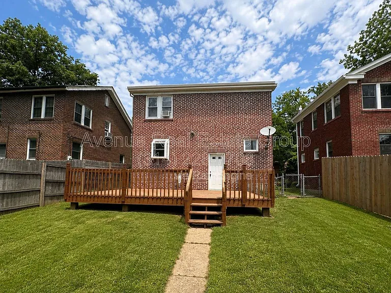6770 Chamberlain Ave — Photo 2