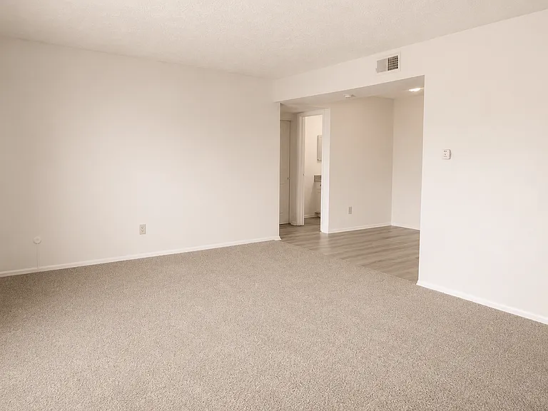 Waterstone Place Apartments — Photo 11