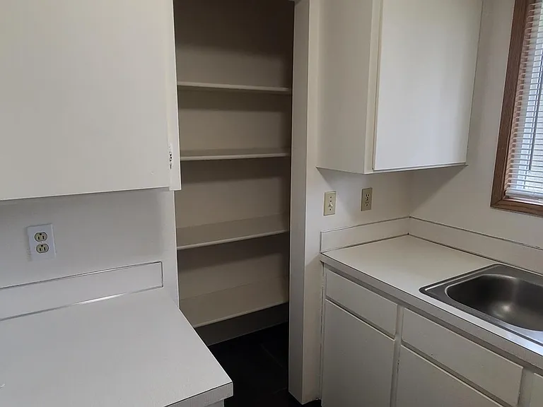 3277 Sunset Dr — Photo 7