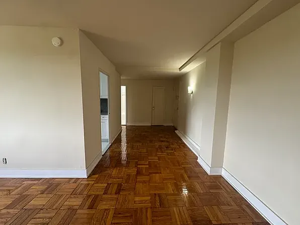 196-38 67th Avenue image 3 of 8