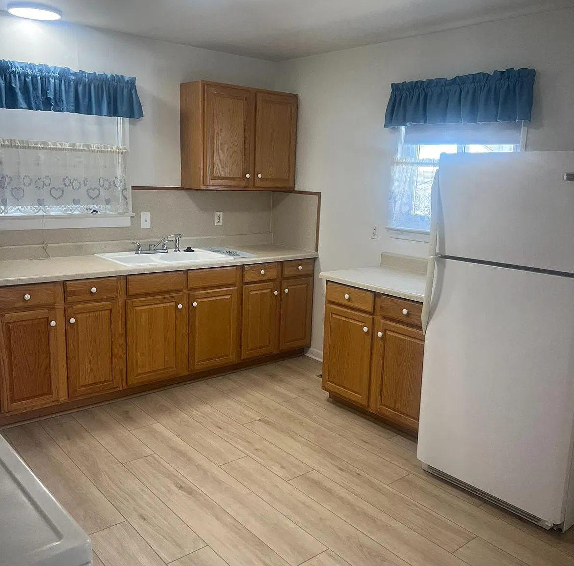 3 bed, 1300 sqft, $1,800 — Photo 2