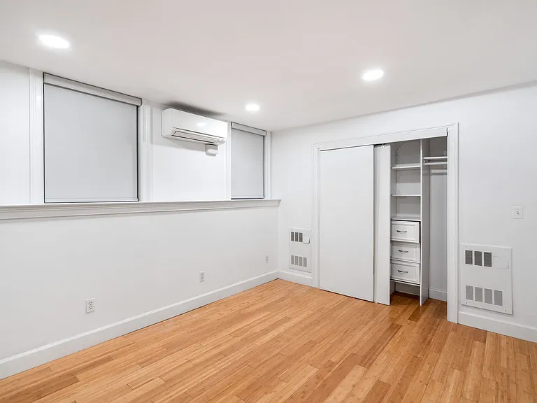 10 Hanover Ave #1 — Photo 14