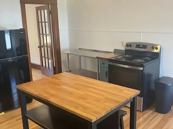 189 Ash St #2, Lewiston, ME 04240