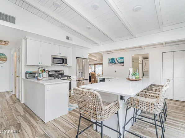 14 Albatross Point, Bayville, NJ 08721