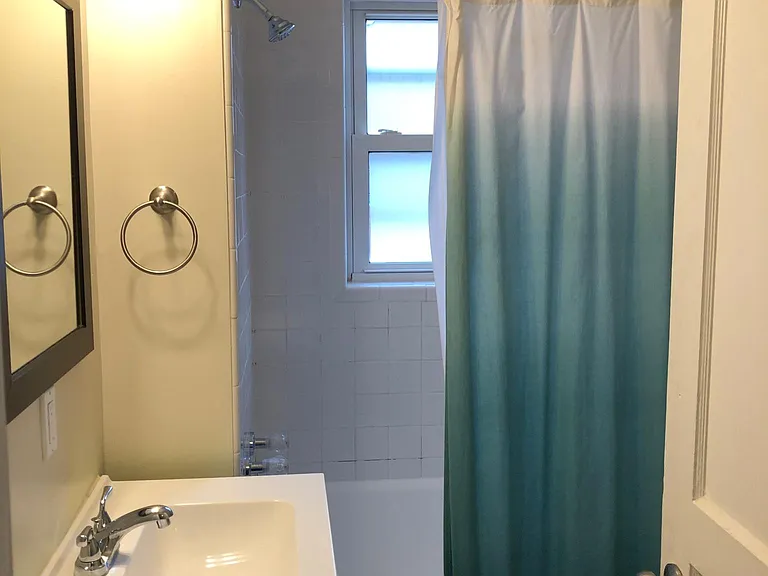 1407 Meridian St — Photo 15