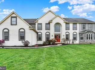 567 Lucinda Ln, Mechanicsburg, PA