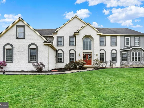 567 Lucinda Ln, Mechanicsburg, PA 17055