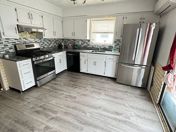 4th image of 381 Barlow Ave #2