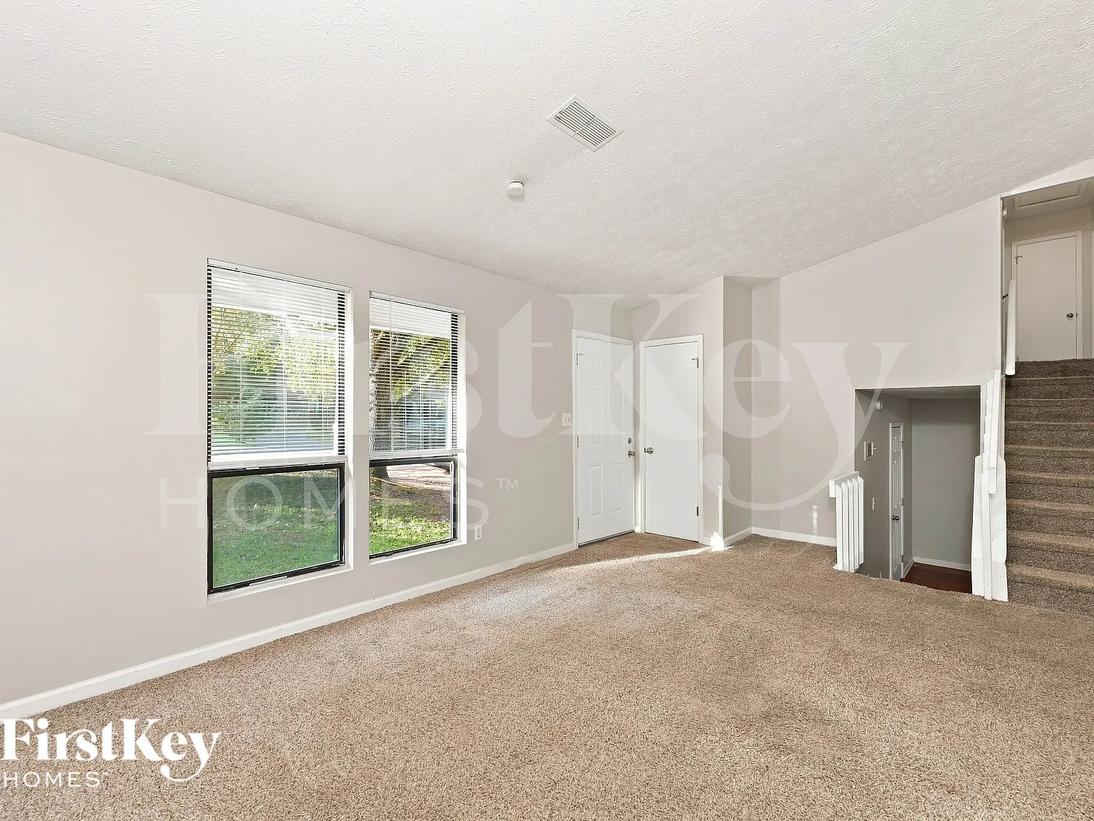 3 bed, 2.0 bath, 1392 sqft, $1,940 — Photo 3