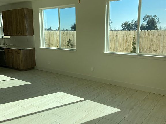 3rd image of 3427 W Good Ave