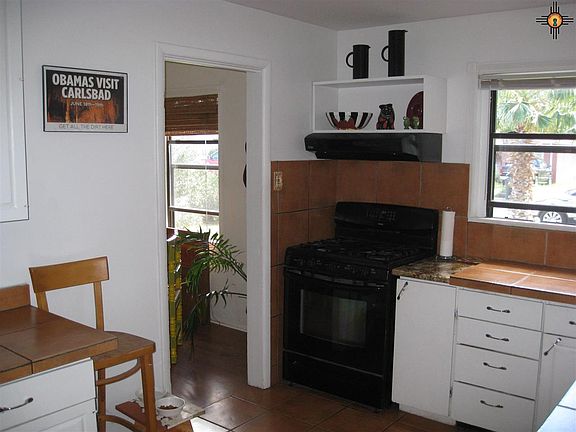 3rd image of 304 Vine St