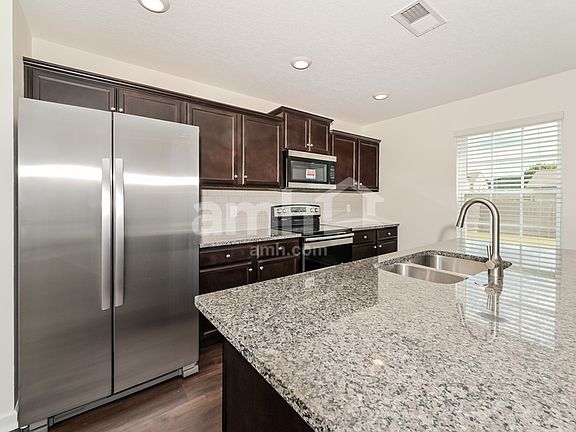 5th image of 828 Old Towne Loop Dr