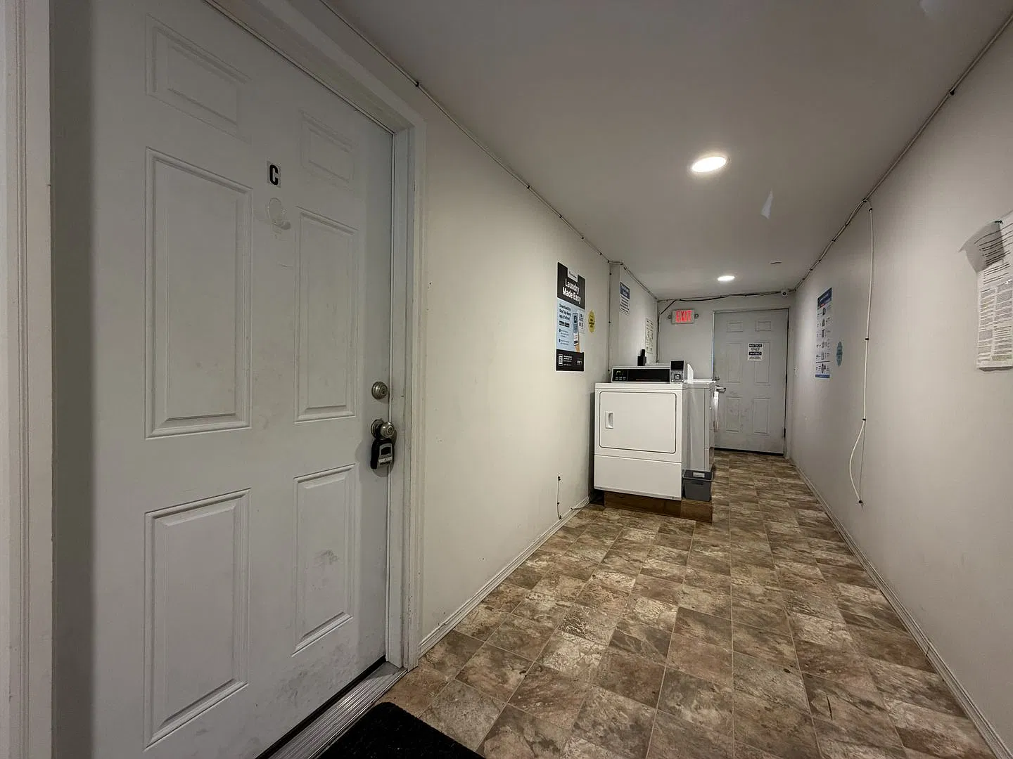 Practical 2 Bedroom Apartment with Open Living Area, Full Kitchen & Easy Access to Local Amenities — Photo 4