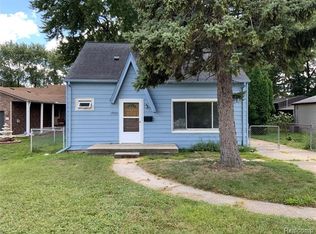 18030 Birmingham St, Roseville, MI 48066