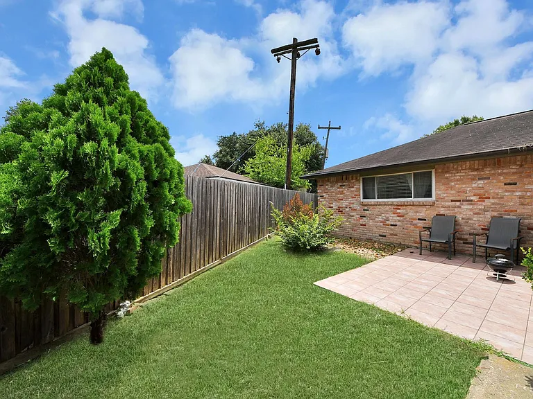5954 Beaudry Dr — Photo 36