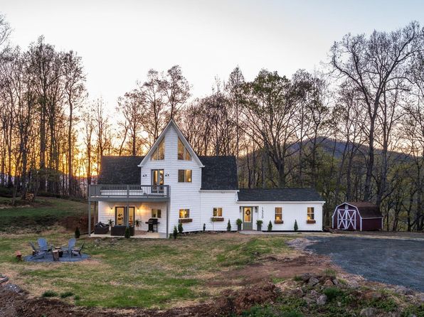 1520 Grassy Mountain Ln, Forest, VA 24551