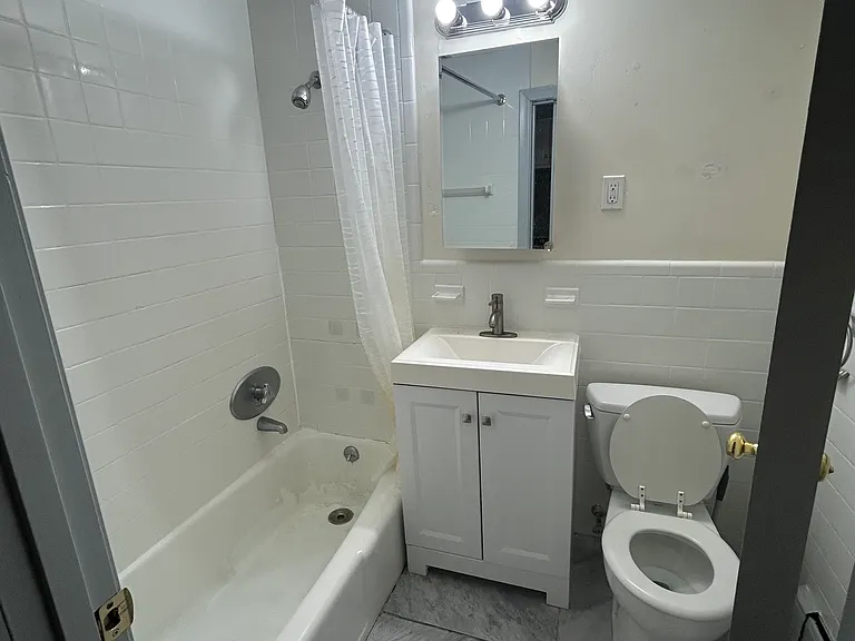 23 Burlington St #4 — Photo 4