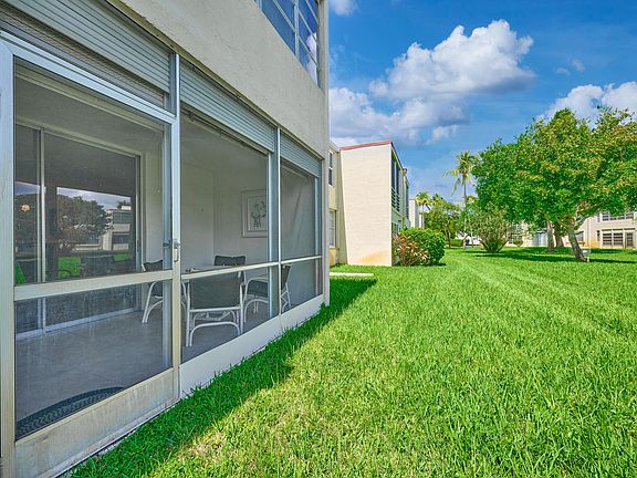 3rd image of 9 Willowbrook Lane #107