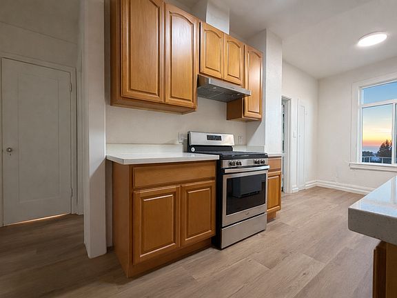 5th image of 464 43rd Ave #304