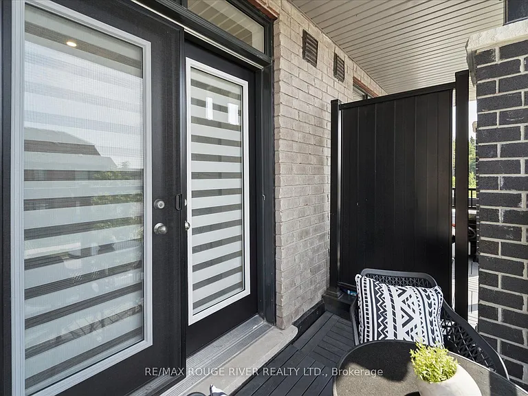 6 Esquire Way — Photo 17