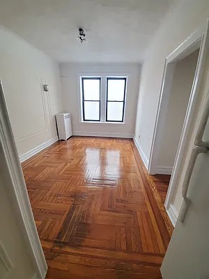 Rented by Avanguard Realty Corp | media 2