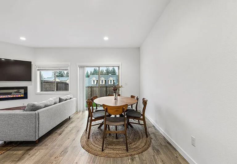 16392 SE Shimmering Leaf St — Photo 7