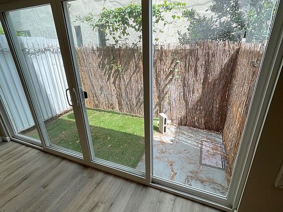 3rd image of 932 Maltman Ave #9