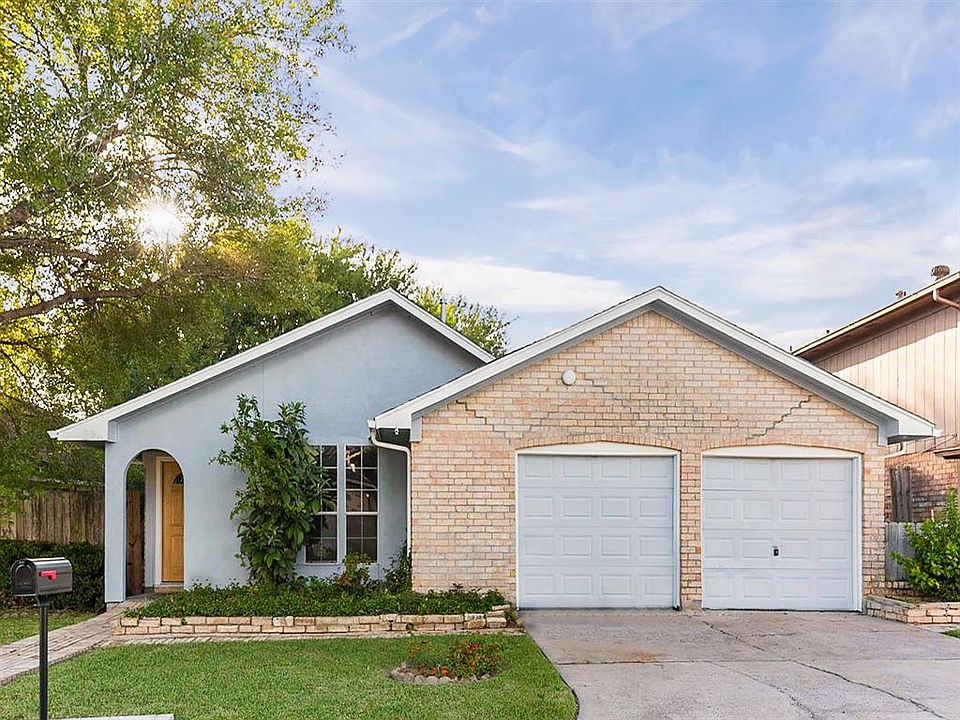 1st image of 2210 Courtney Ct