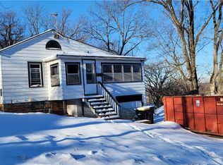 203 N Oak Park Ave, Colfax, IA 50054