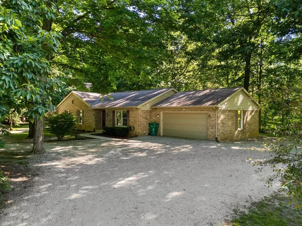 8900 Kirkridge Ln, Lafayette, IN 47905