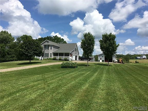 3rd image of 6590 Genesee Rd