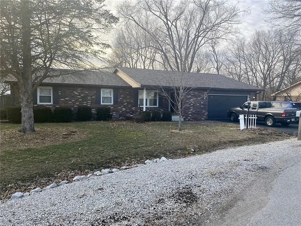 4741 S 19th 1/2 St photo 1