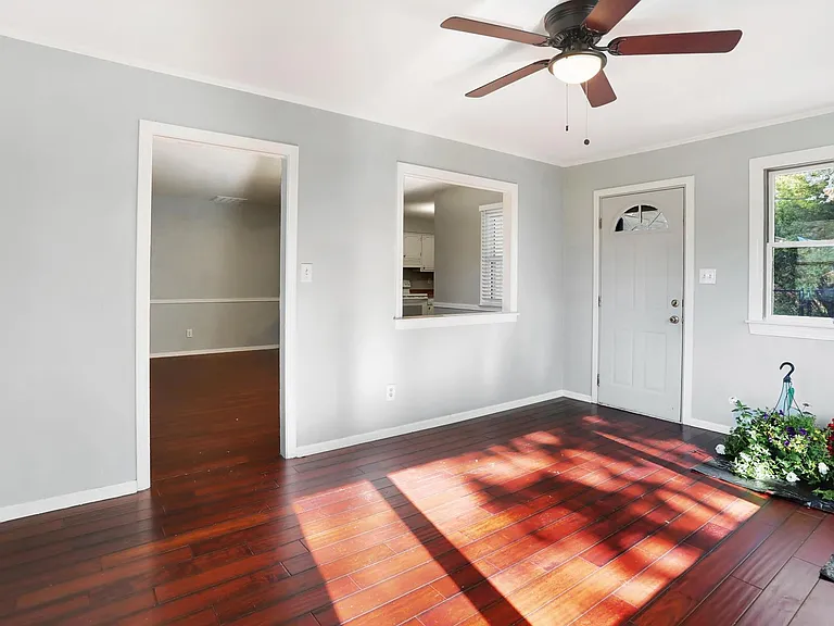 9803 Lakewood Dr W — Photo 28