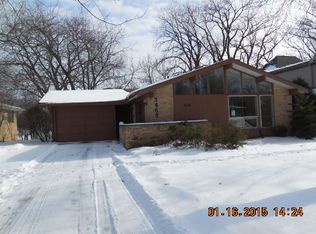 3463 Summit Ave, Highland Park, IL 60035