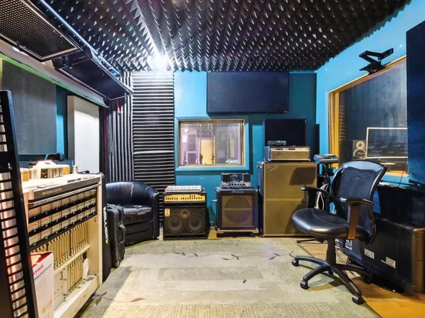 514 Monastery Place image 9 of 46