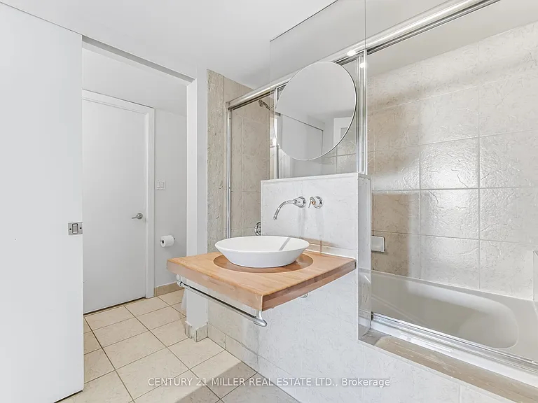 550 Queens Quay W #318 — Photo 18