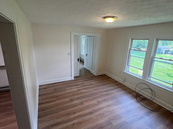 3rd image of 965 Lake Ave #2