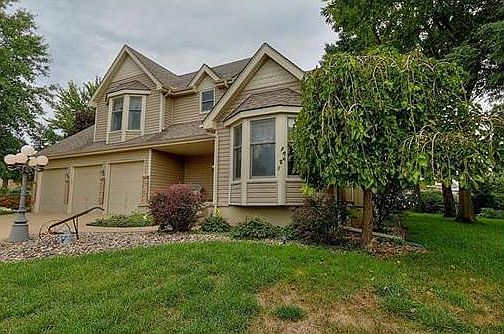 2nd image of 2819 S Stoneridge Dr