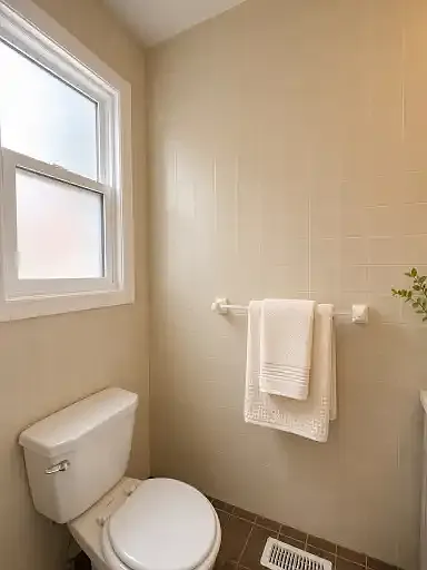 3 bed, 1.5 bath, 1100 sqft, $2,245 — Photo 2