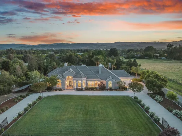 2035 Vincent Dr, San Martin, CA 95046