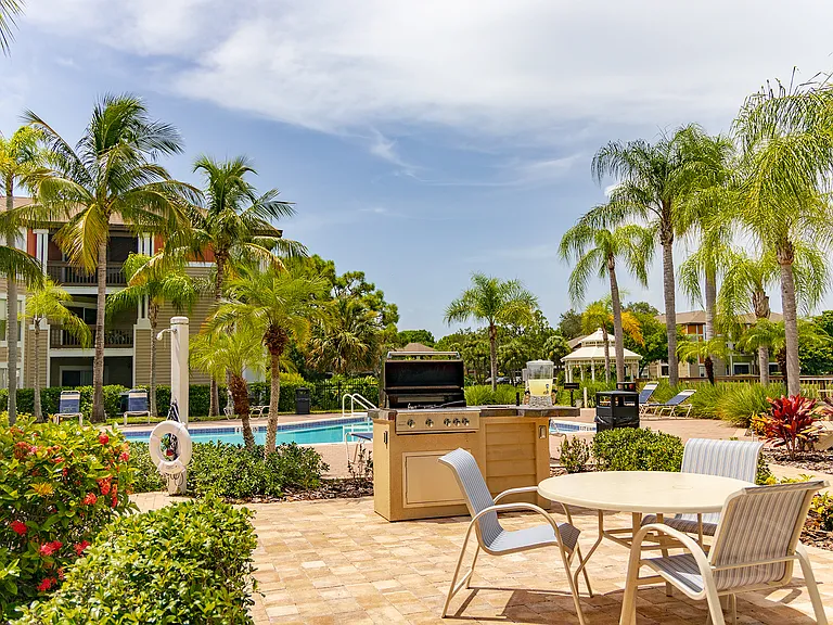Palm Cove Apartments — Photo 74