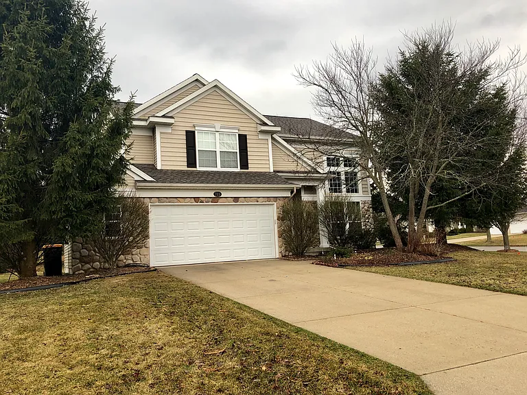 703 Maple Hill Ct SE — Photo 2
