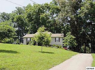 622 Hollow Dr, Strawberry Plains, TN 37871