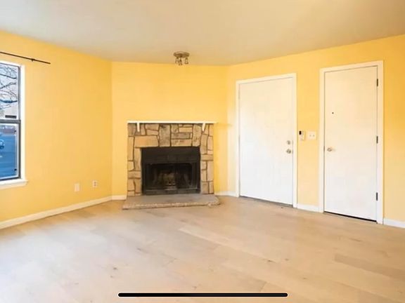 5th image of 919 S Dawson Way