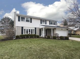 1230 S Salem Ln, Arlington Heights, IL 60005