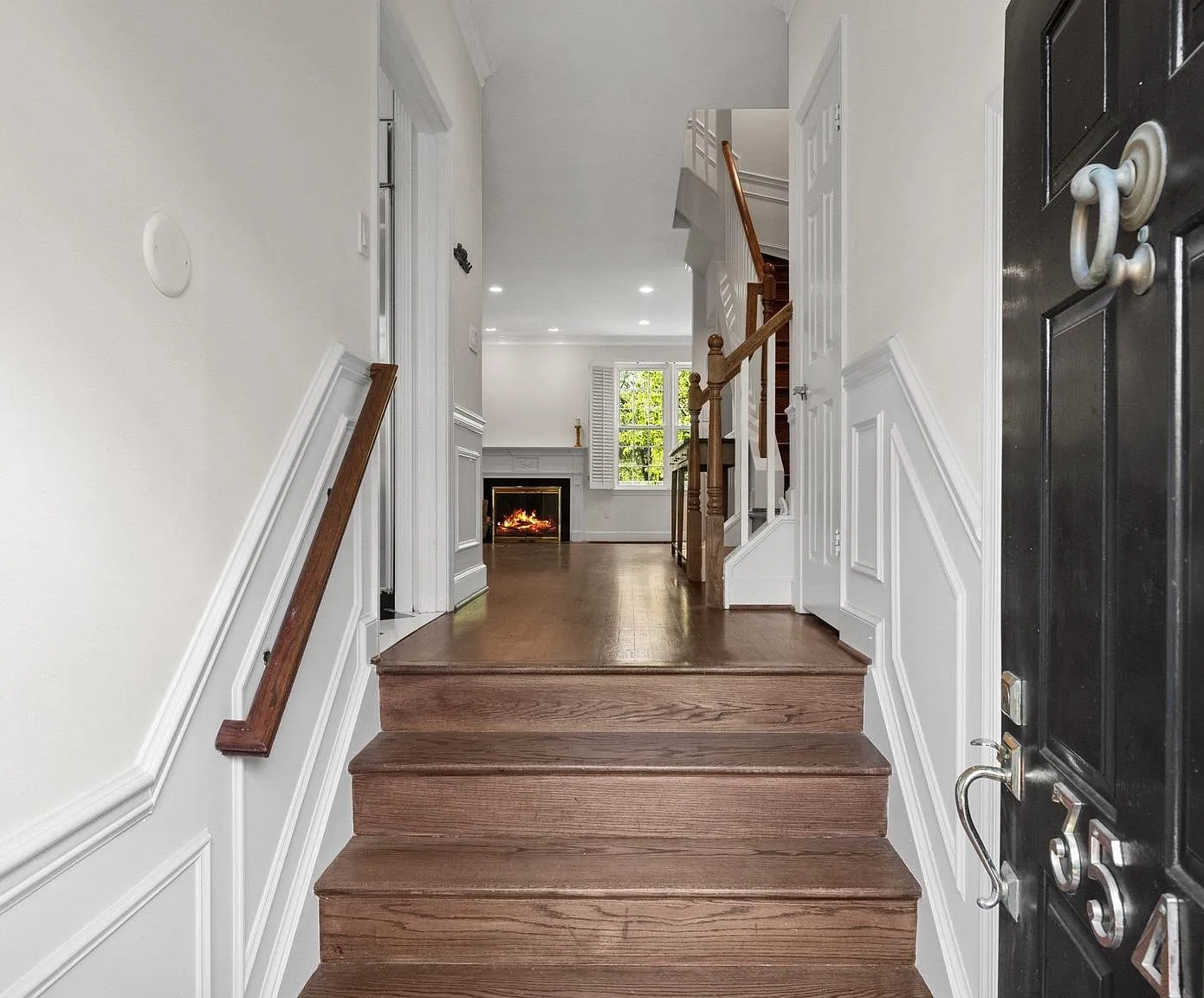 4 bed, 4.5 bath, 3322 sqft, $10,500 — Photo 2